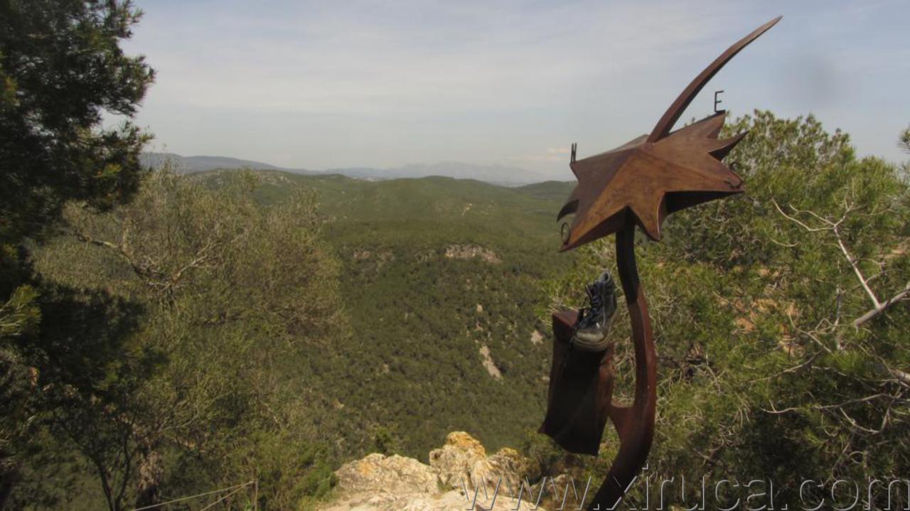 Xiruca en la rosa de los vientos de El Castellot