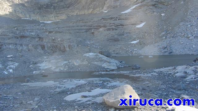 Lago a los Pies del Pico de Añisclo