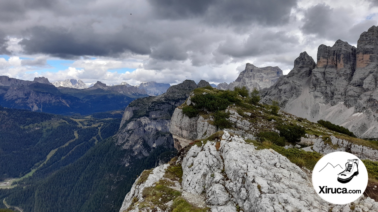 Monte Pelmo y Civetta desde Cima di Col Rean