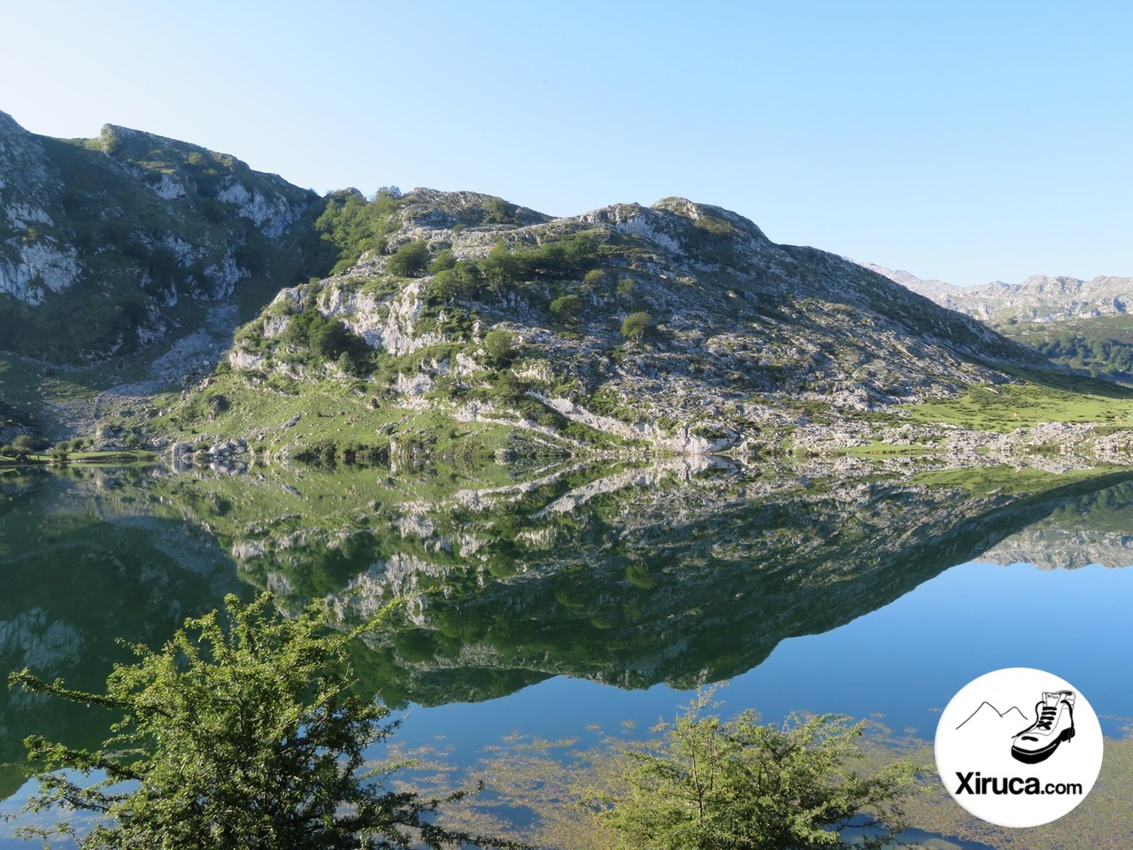 Reflejos en el Lago Enol