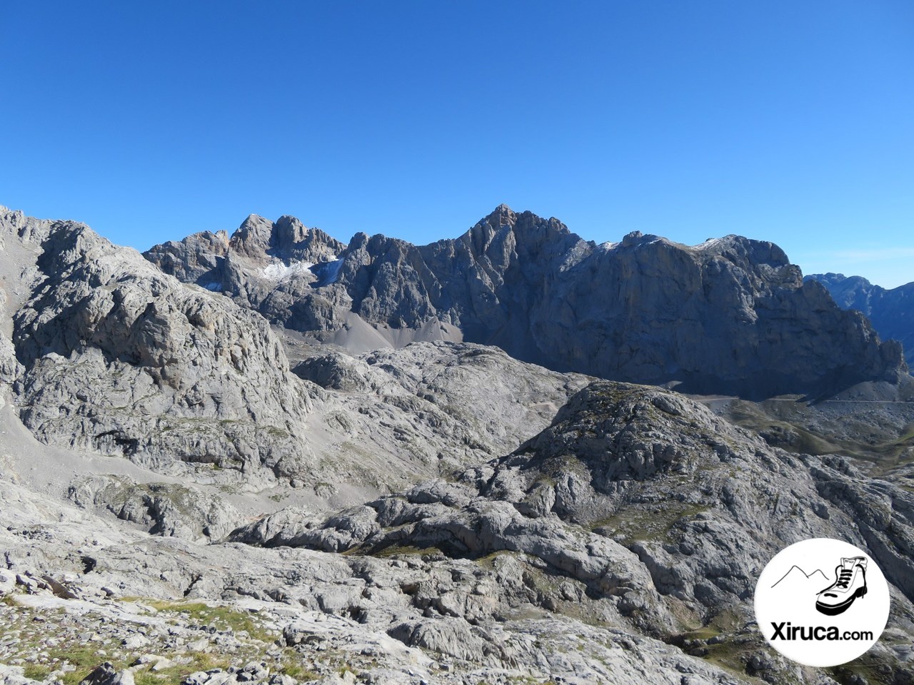 Picos de Santa Ana y Peña Vieja desde Colladina de Las Nieves