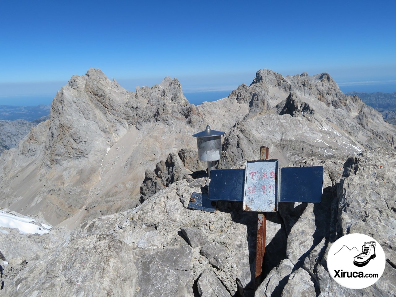 Torre Cerredo y Torre de la Párdida desde Pico Tesorero