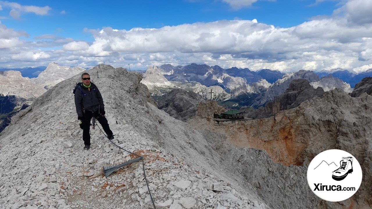 Cresta junto al Cristallino d'Ampezzo y Capanna Guido Lorenzi