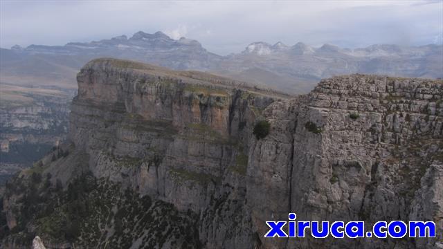 Sestral Bajo, con Tres Sorores y Tres Marías al fondo