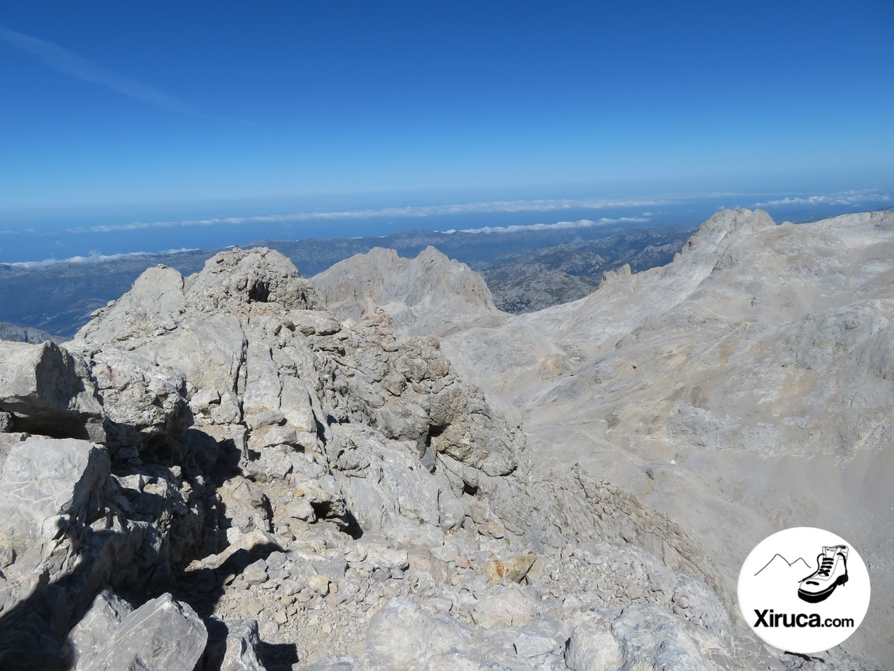 Pico del Albo, Mar Cantábrico y Neverón de Urriellu desde Torre Cerredo