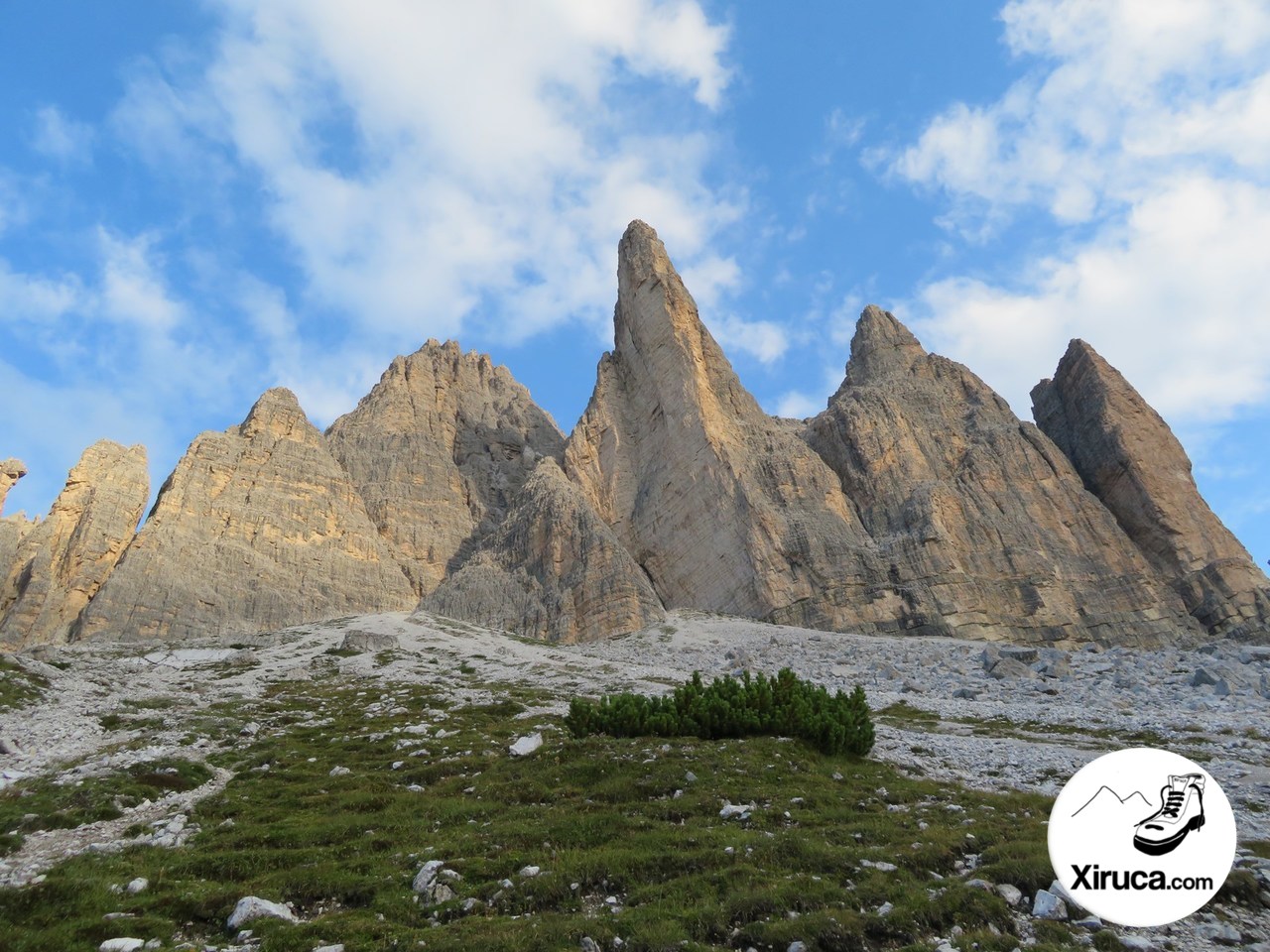 Destaca la Cima Piccola di Lavaredo