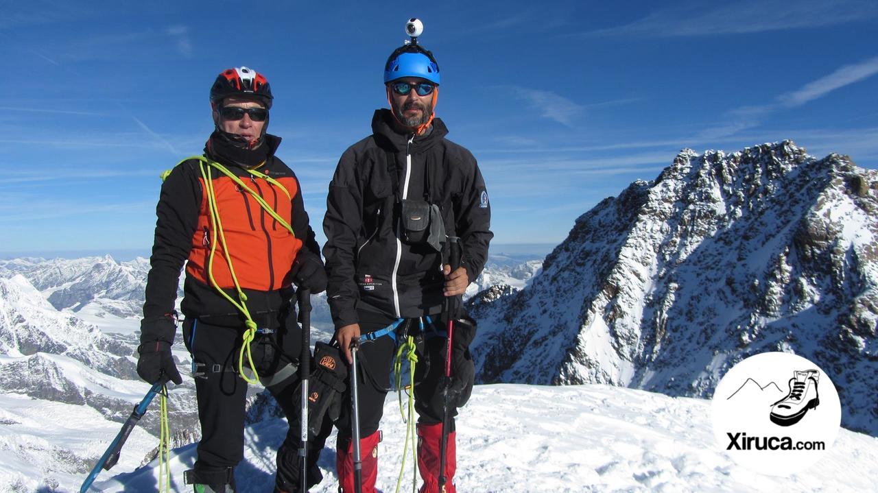 En la cima del Zumsteinspitze