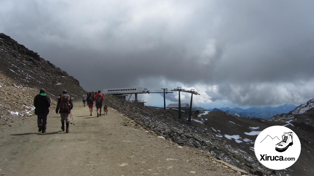 Camino al teleférico del Paso dei Salatti