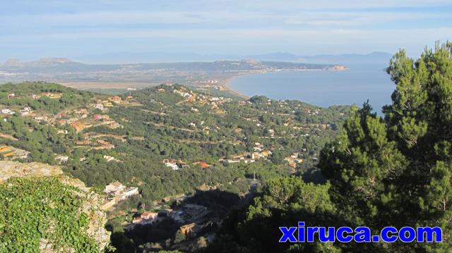 Massís de Montgrí y Platja de Pals desde Castell de Begur