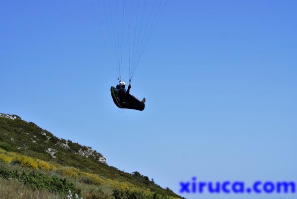 Despegue de parapente en Coll d'Ares (Ager)