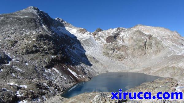 Perdiguero e Ibón Blanco de Lliterola desde Portal de Remuñé