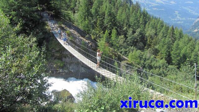 Puente para cruzar el glaciar de Bionnassay