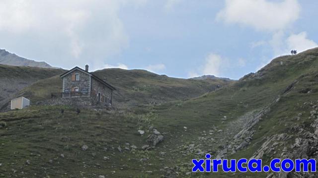 Casermetta bajando del Col de la Seigne