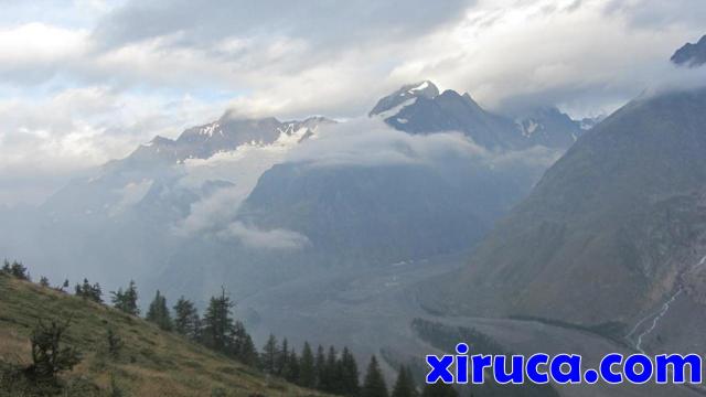 Aiguille des Glaciers y Aiguille de Tré la Tête