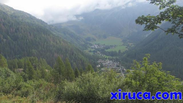 Le Tour y Montroc desde camino a Aiguillette d'Argentiere