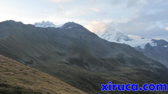 Aiguille du Tour y Aiguille du Chardonnet desde Col de Balme