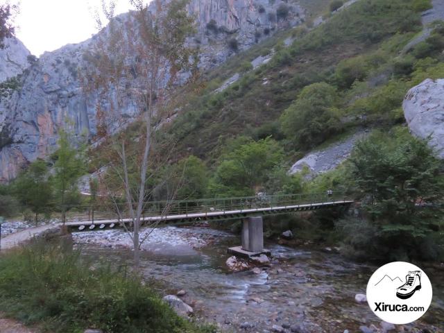 Puente al inicio de la Senda del Cares