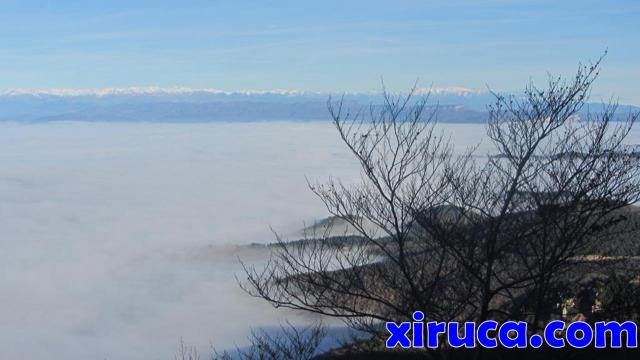 Mar de nubes subiendo desde Coll de Bordoriol