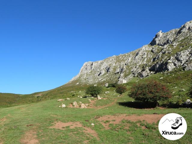 Senda al Collado de Pandébano
